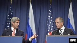 El secretario de Estado John Kerry y el canciller ruso Serguéi Lavrov informan sobre el acuerdo bilateral en torno a Siria