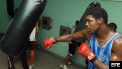 Fotografía de archivo de un boxeador cubano. 