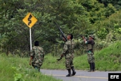 Foto de archivo de miembros de las FARC.